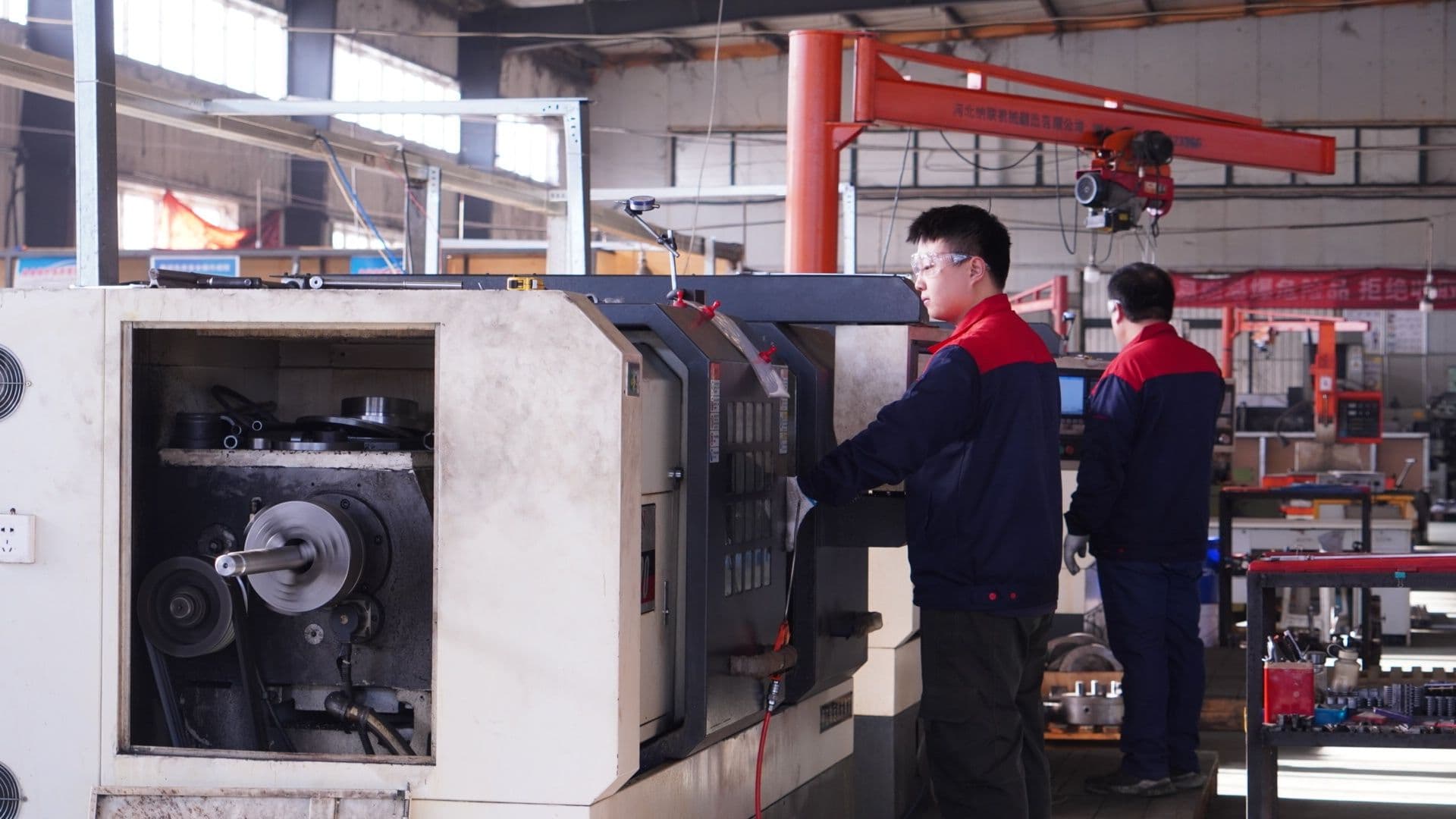 В чем разница между 3, 4 и 5 осями в ЧПУ? Что подходит для обработки