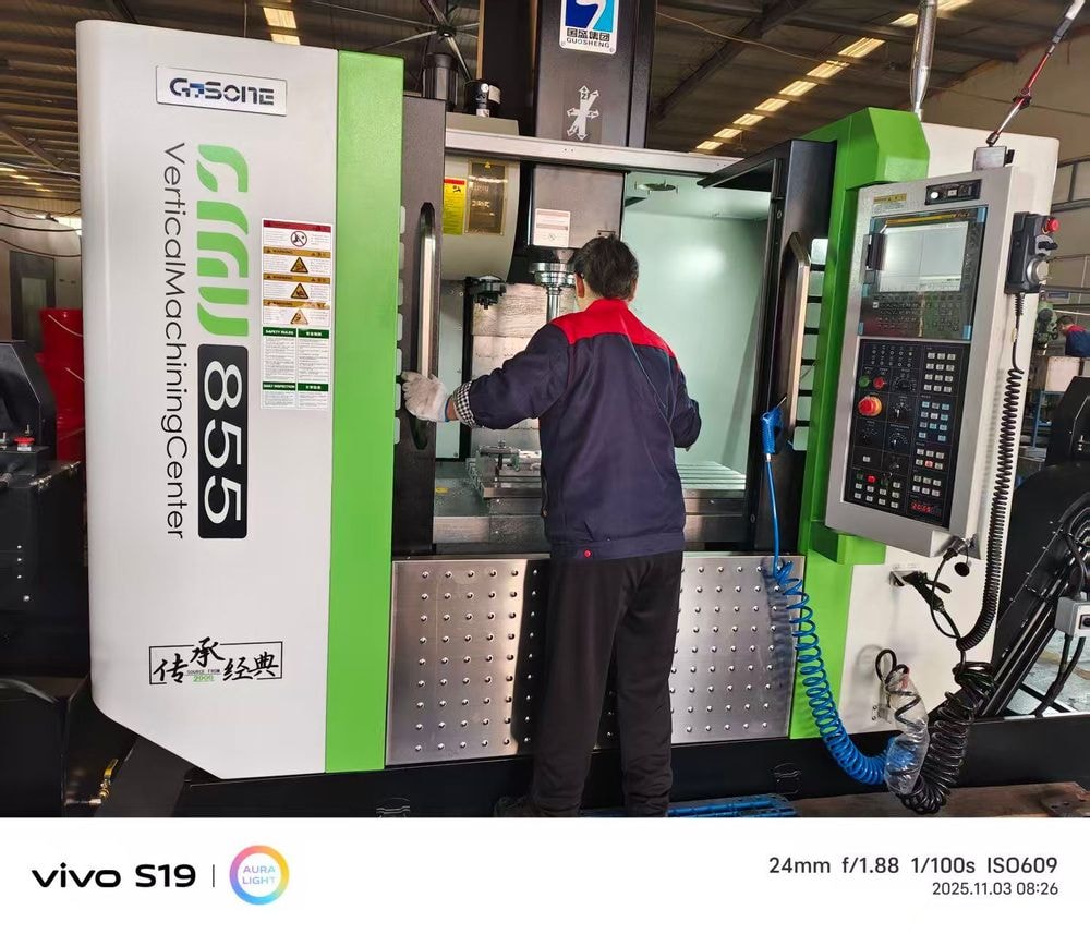 Centro de mecanizado de precisión CNC