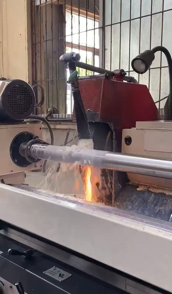 ¿Cómo funciona el rectificado CNC?